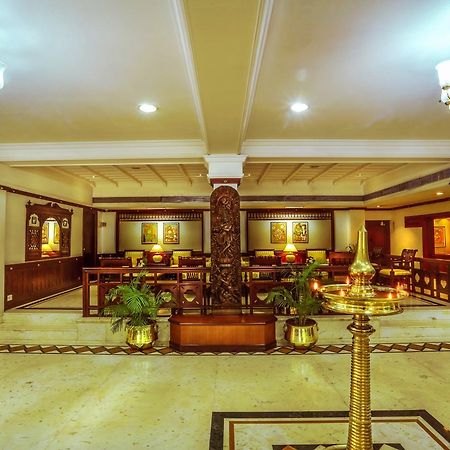 Krishna Inn Guruvāyūr Buitenkant foto