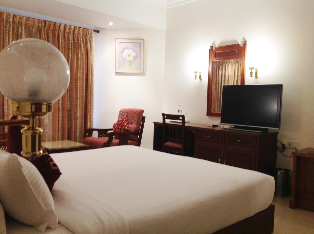 Krishna Inn Guruvāyūr Buitenkant foto